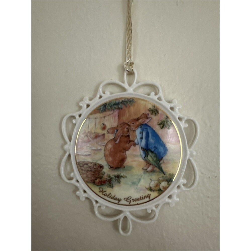 Wedgwood 1998 Peter Rabbit The Greeting Ornament